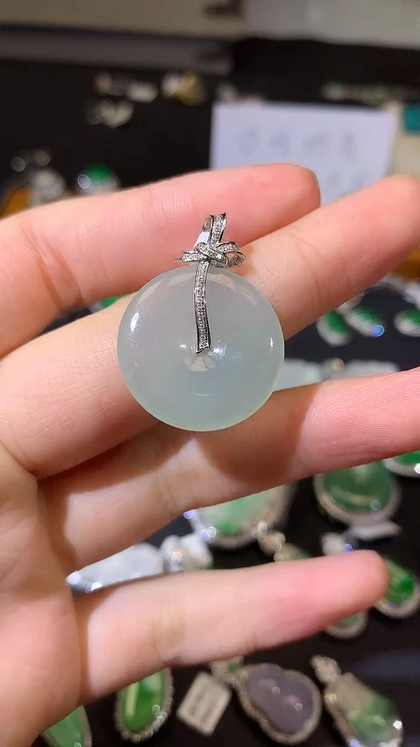 翡翠18K金镶嵌吊坠(不含链)吊坠