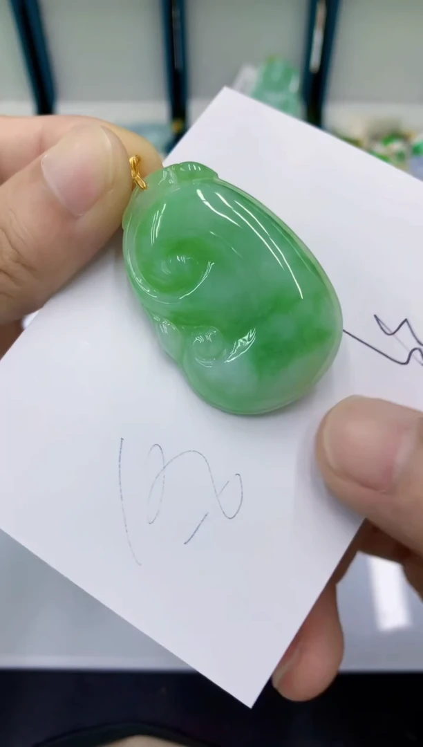 翡翠未镶嵌颈饰翡翠