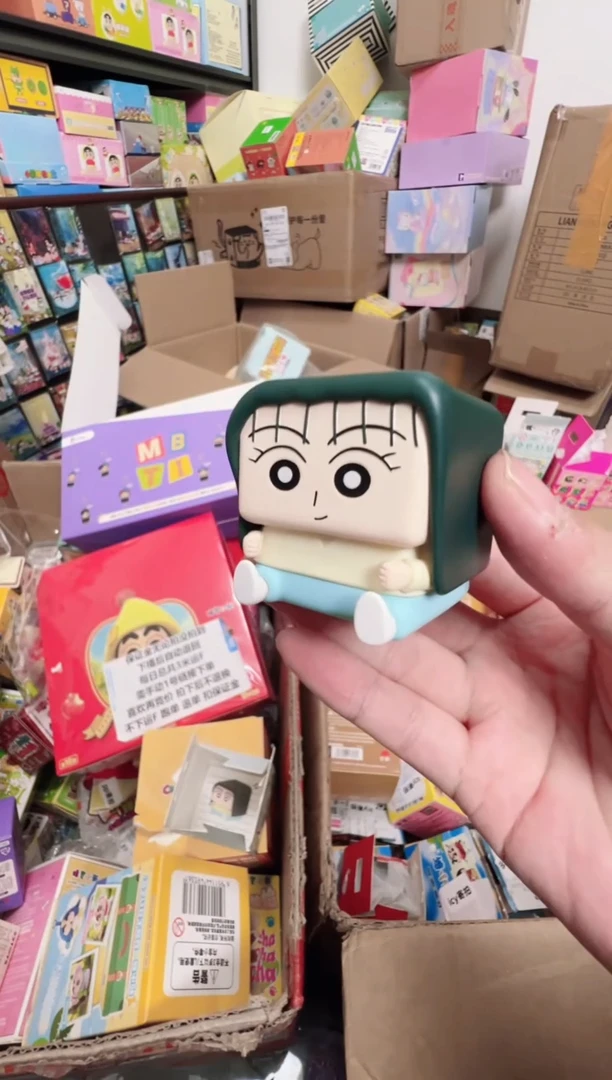 搪胶正版蜡笔小新方块娜娜子