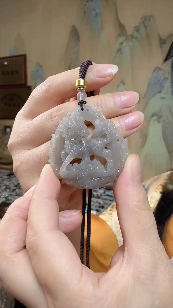 颈饰未镶嵌和田玉.