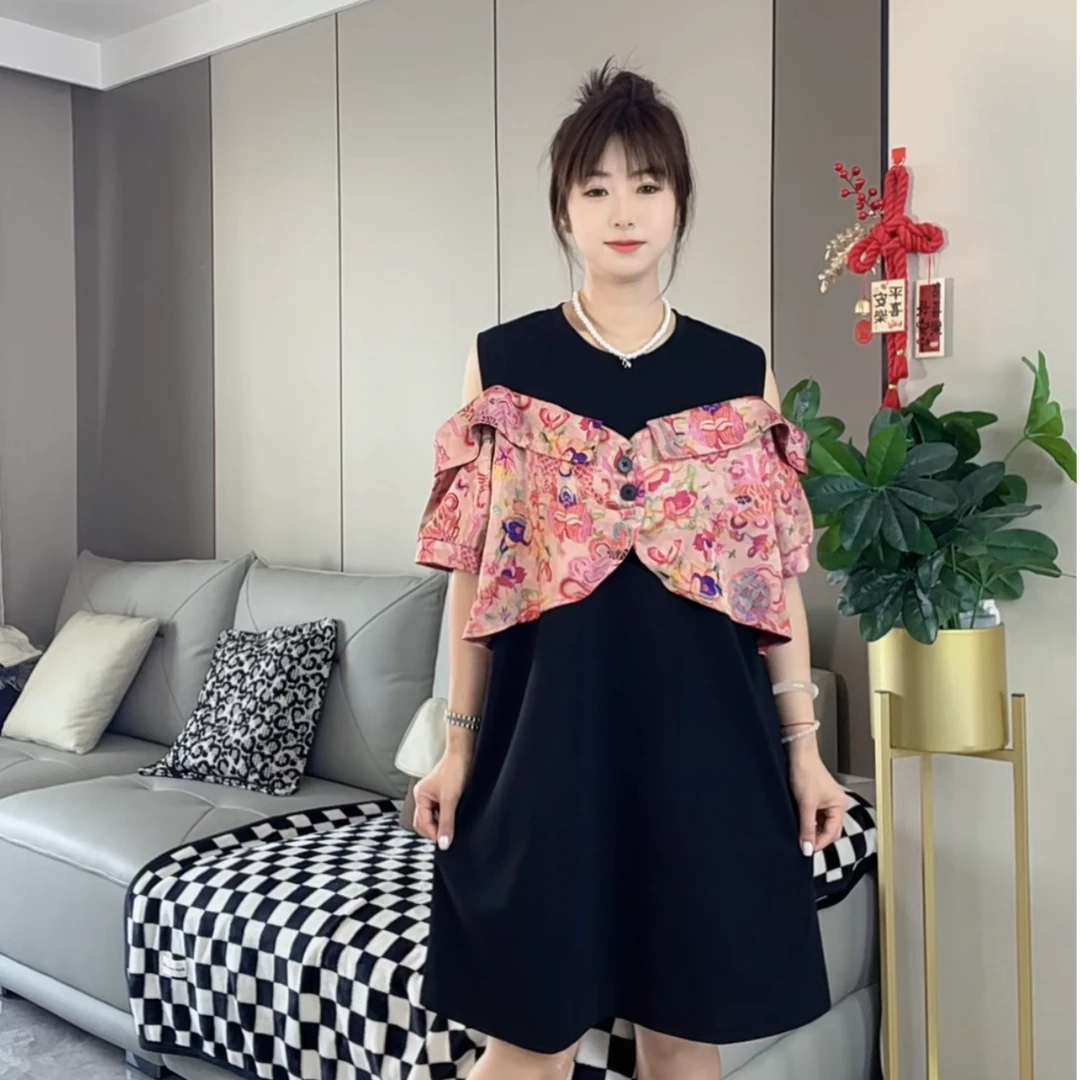 四月家~时尚洋气高级感新款国风拼接露肩设计感显瘦假两件连衣裙