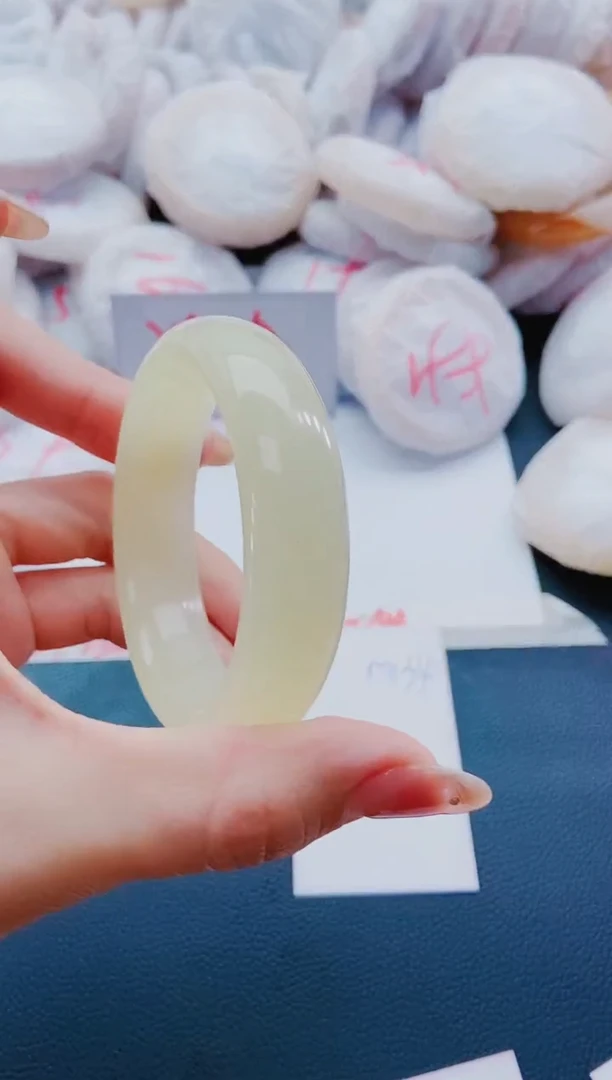 未镶嵌手镯石英质玉M134-54-55