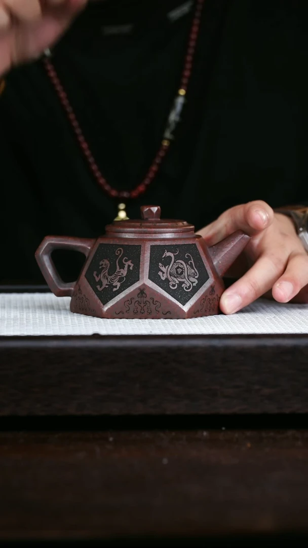 茶壶紫砂古乌泥钻方十六方