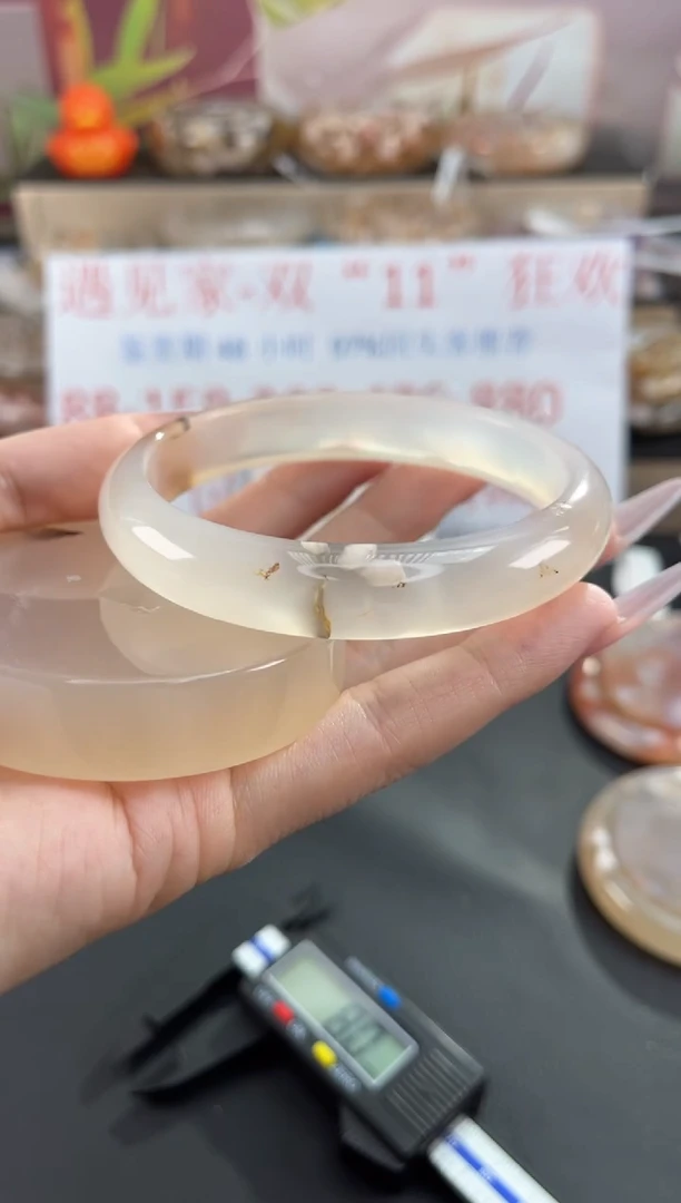 未镶嵌手镯石英质玉63