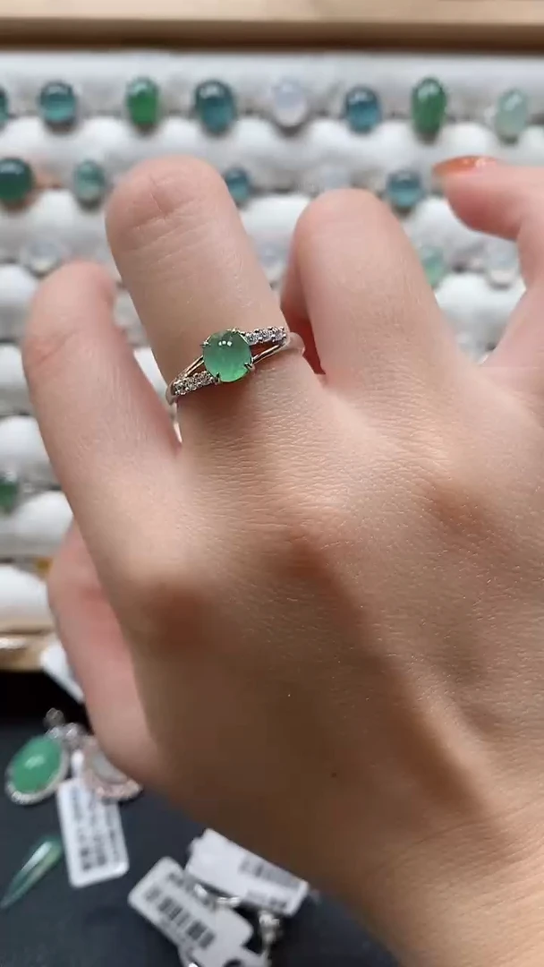 【闪购商品】翡翠戒指银S925镶嵌一物一证一礼盒