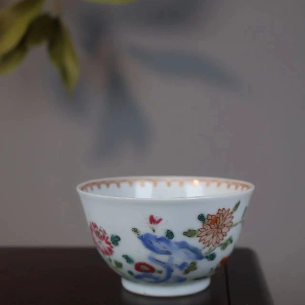 22:清雍正粉彩洞石菊花纹盘
