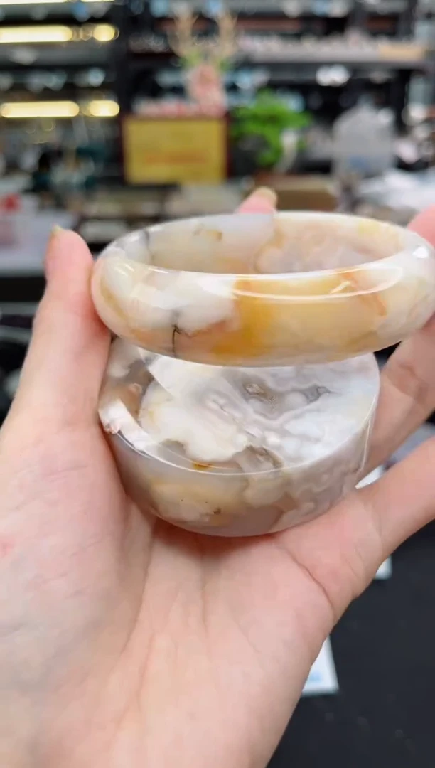 【闪购商品】石英质玉手镯未镶嵌62圈口（赠品镯心）1681371