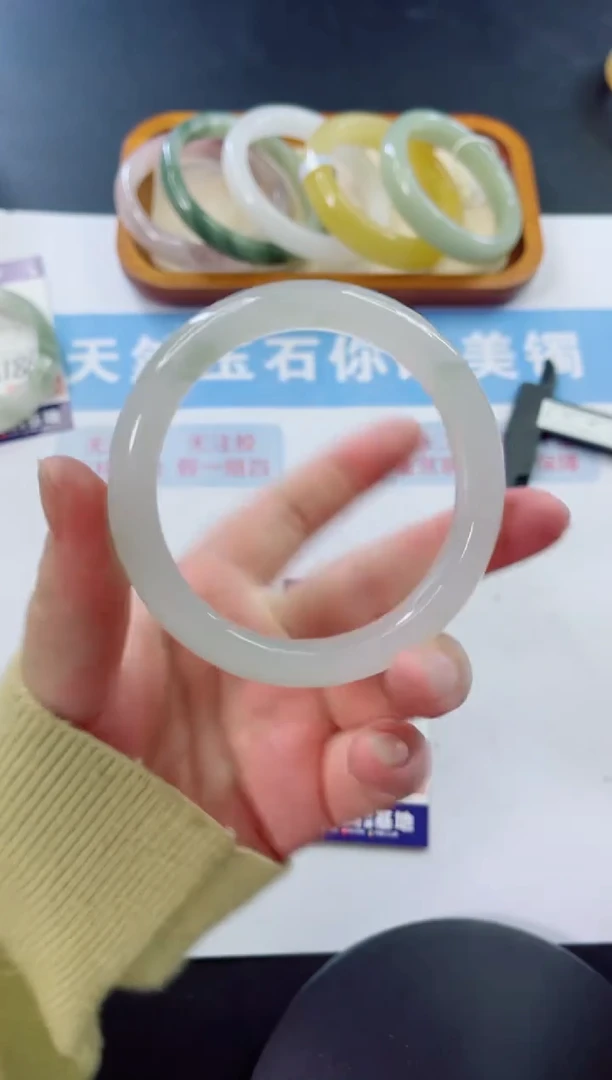 未镶嵌手镯石英质玉多样性发货A187