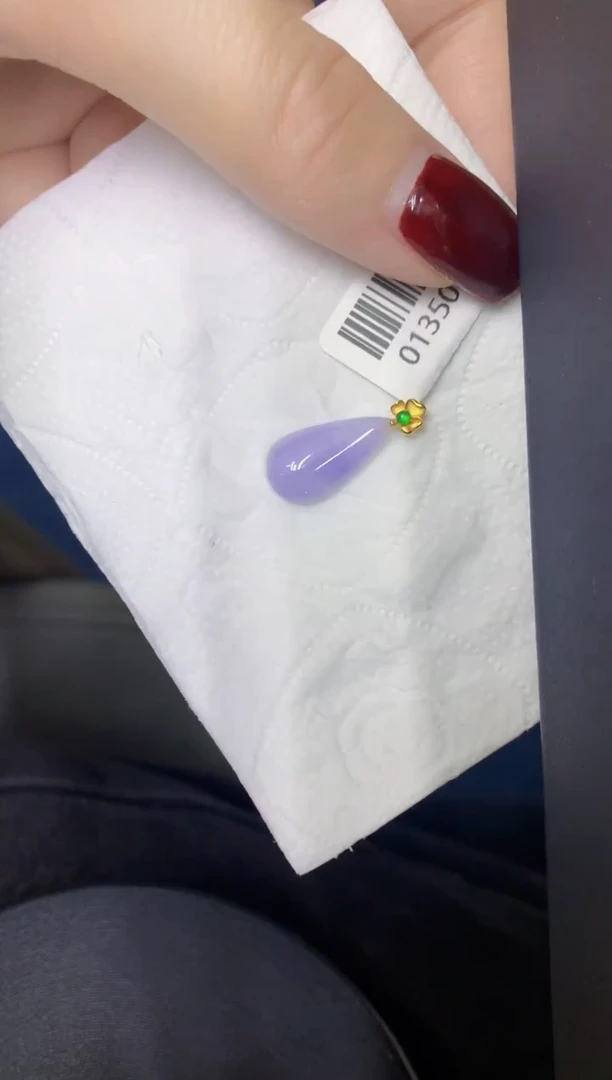 颈饰18K金镶嵌翡翠缅甸天然翡翠A货