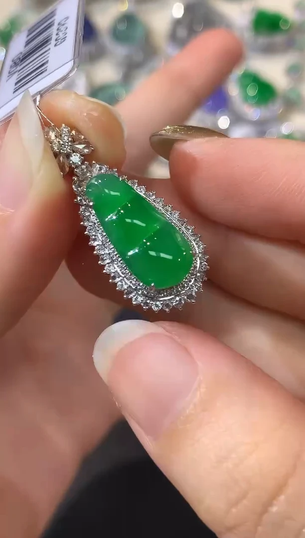 吊坠(不含链)18K金镶嵌翡翠A355|25000