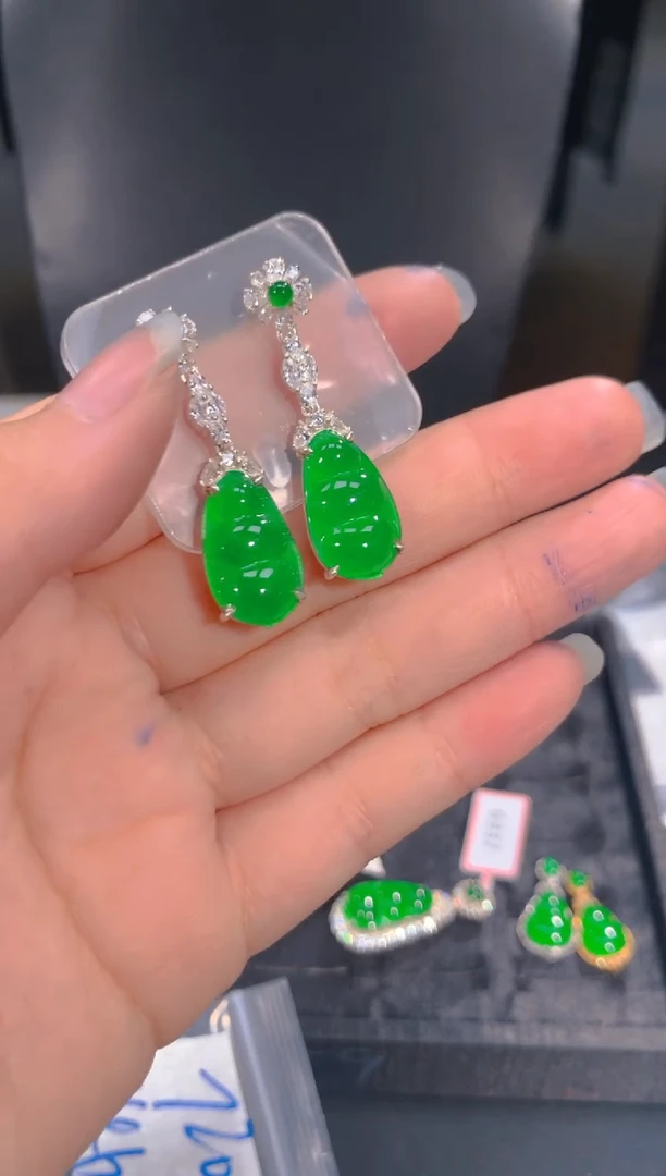 【闪购商品】定制翡翠未镶嵌127定制翡翠，多样性发货（发其一）