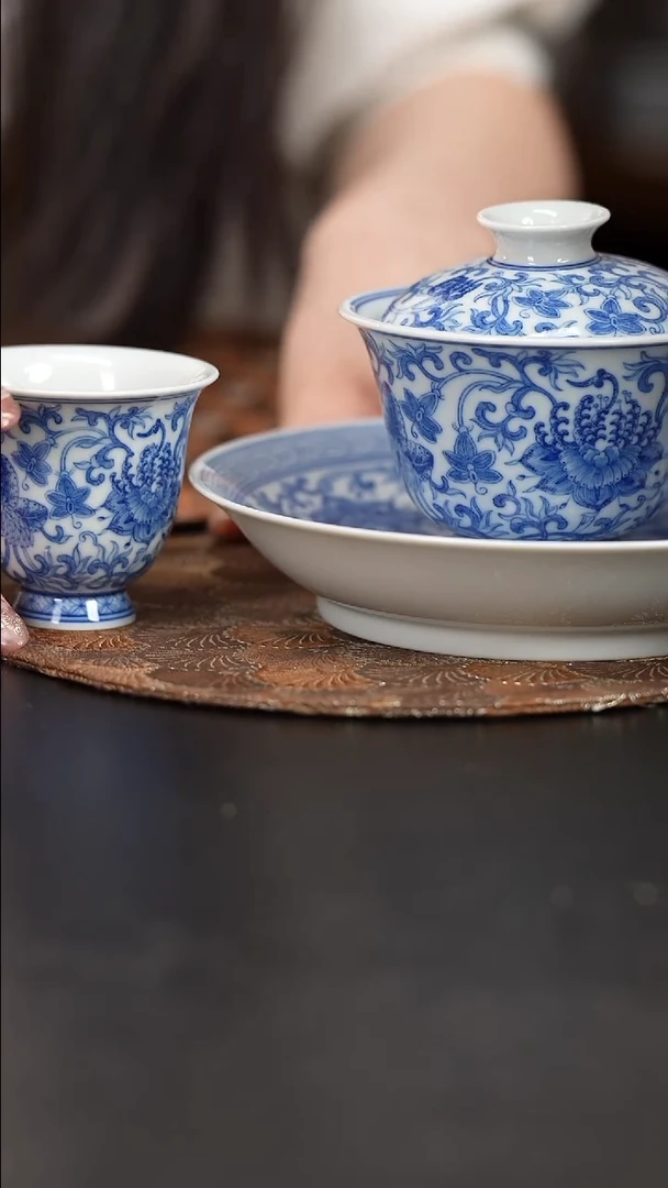 【闪购商品】杯看山柴窑青花图案