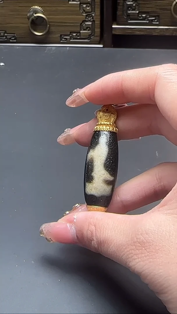 【闪购商品】玛瑙/玉髓颈饰18K金镶嵌度度观观吊坠