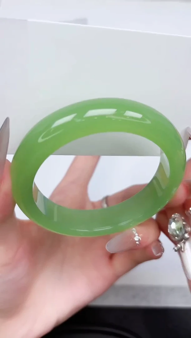 石英质玉手镯未镶嵌105-58