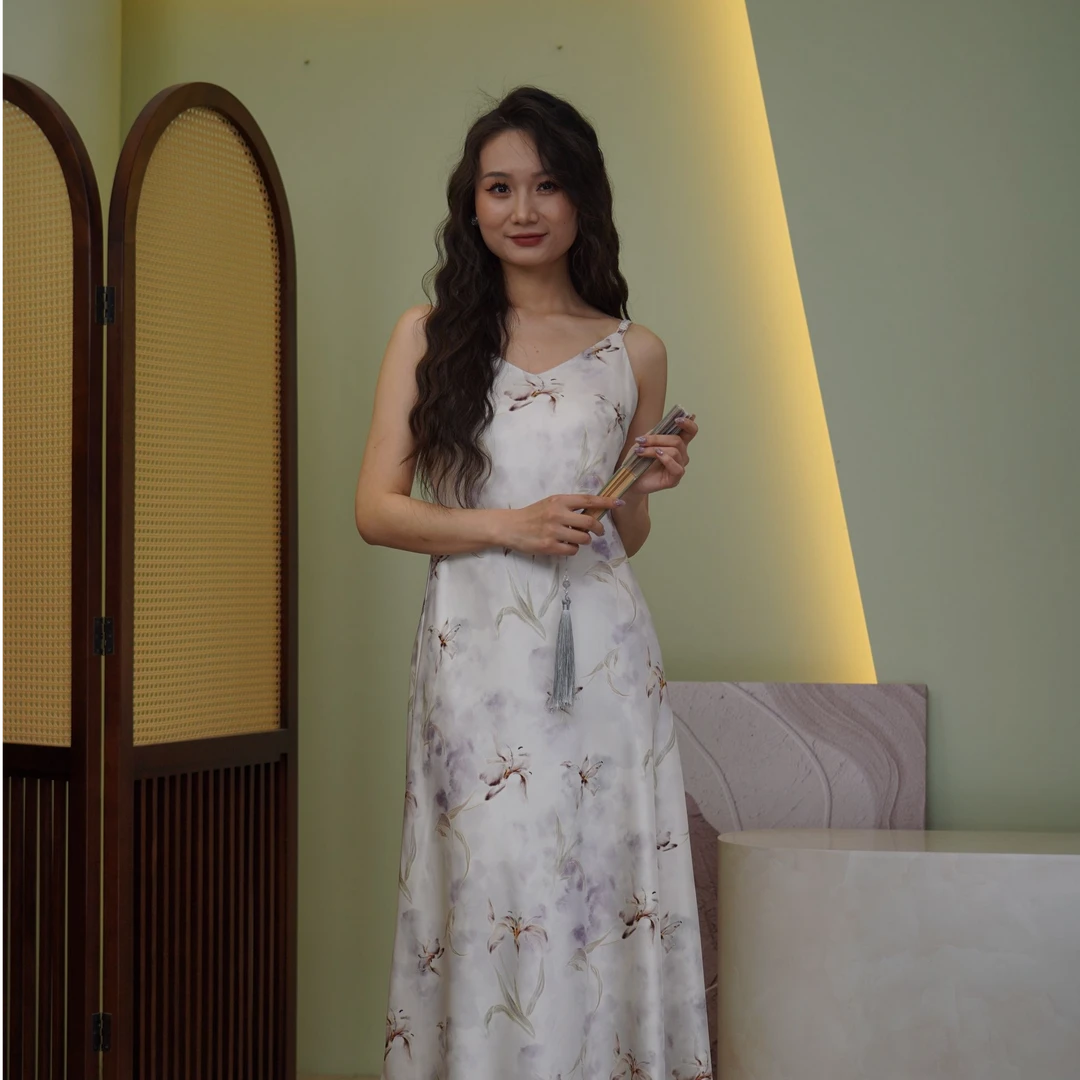 朵以2024年春季新款碎花吊带裙40XS8003