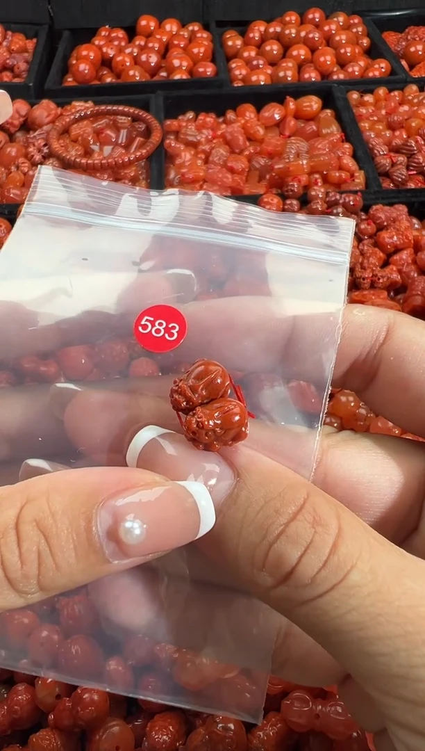 颈饰未镶嵌南红玛瑙1