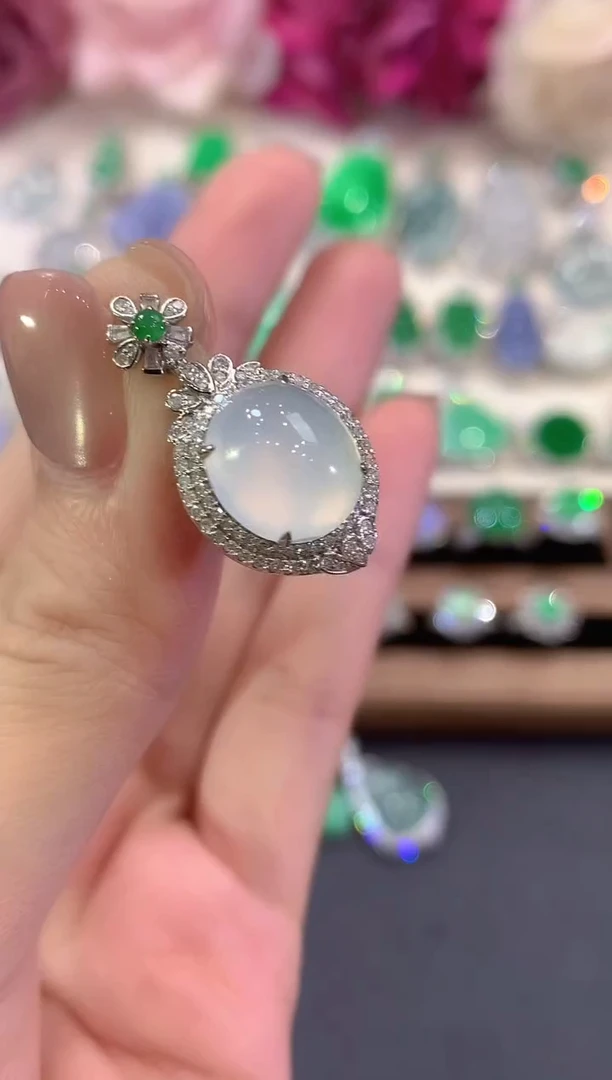 吊坠(不含链)18K金镶嵌翡翠q34