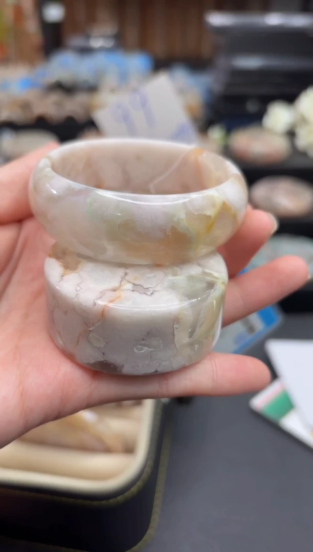 未镶嵌手镯石英质玉A57(55圈赠送镯心)