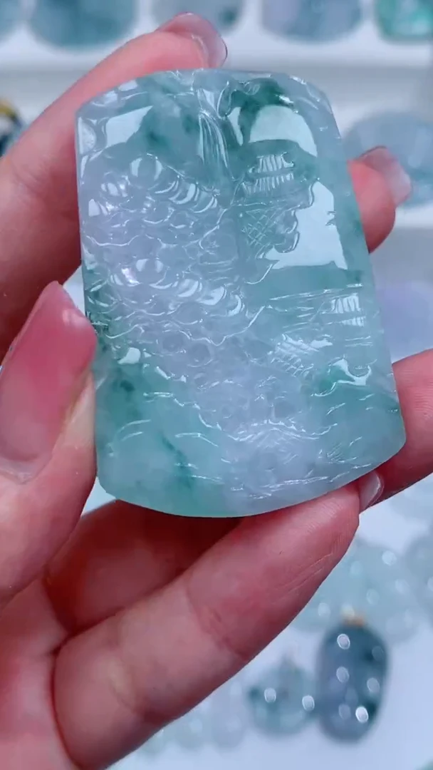 翡翠未镶嵌颈饰吊坠