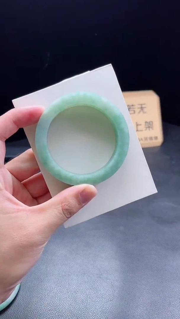 未镶嵌手镯定制翡翠天*定制