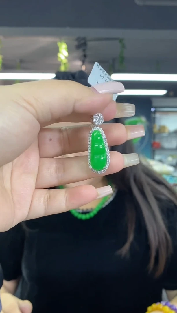 翡翠未镶嵌吊坠(不含链)多样性发其一颜色微差