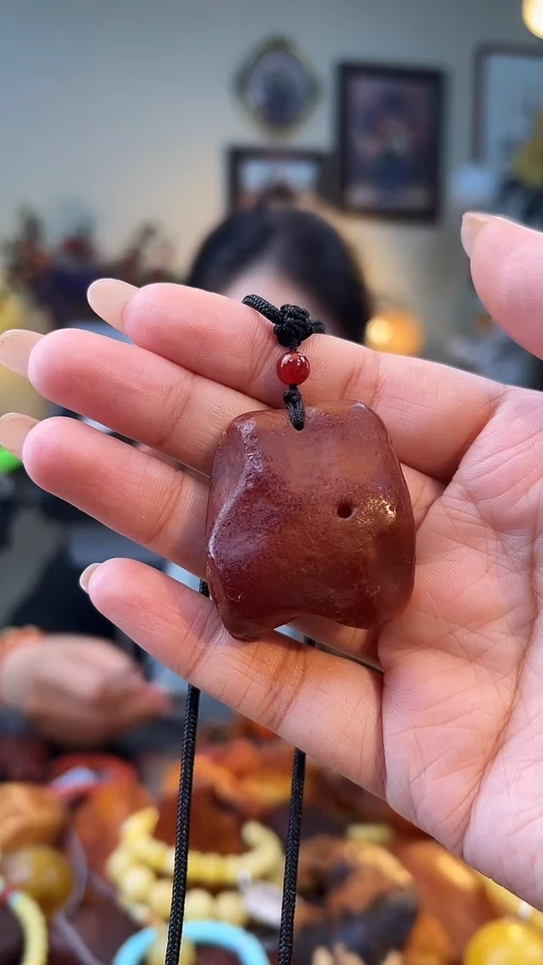 琥珀颈饰未镶嵌吊坠