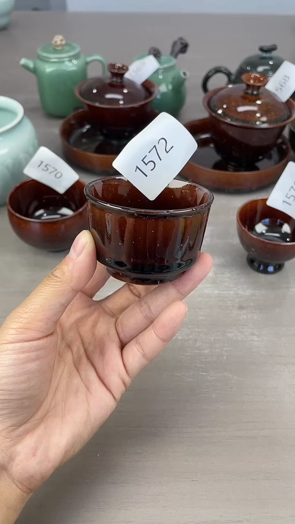 青瓷仓储福利清仓1572