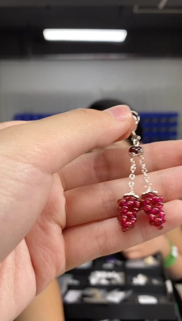 未镶嵌耳饰石榴石闪购链接   多样性发其一颜色微差