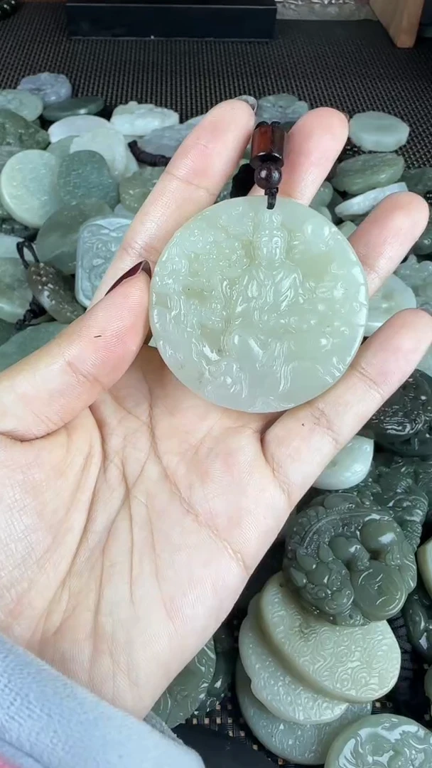 颈饰未镶嵌和田玉1