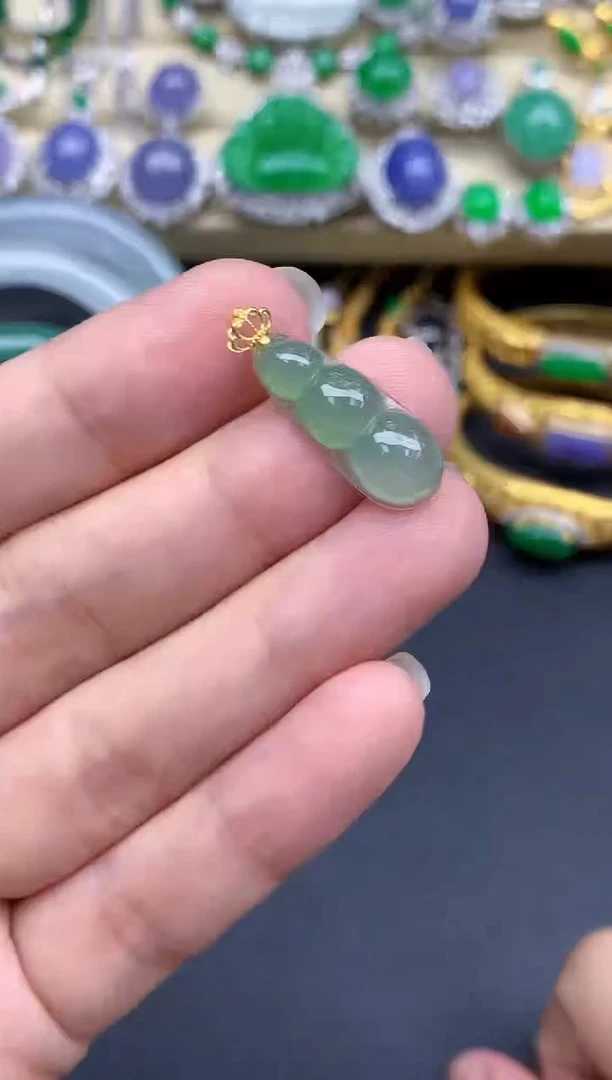 颈饰18K金镶嵌翡翠185-春日珠宝