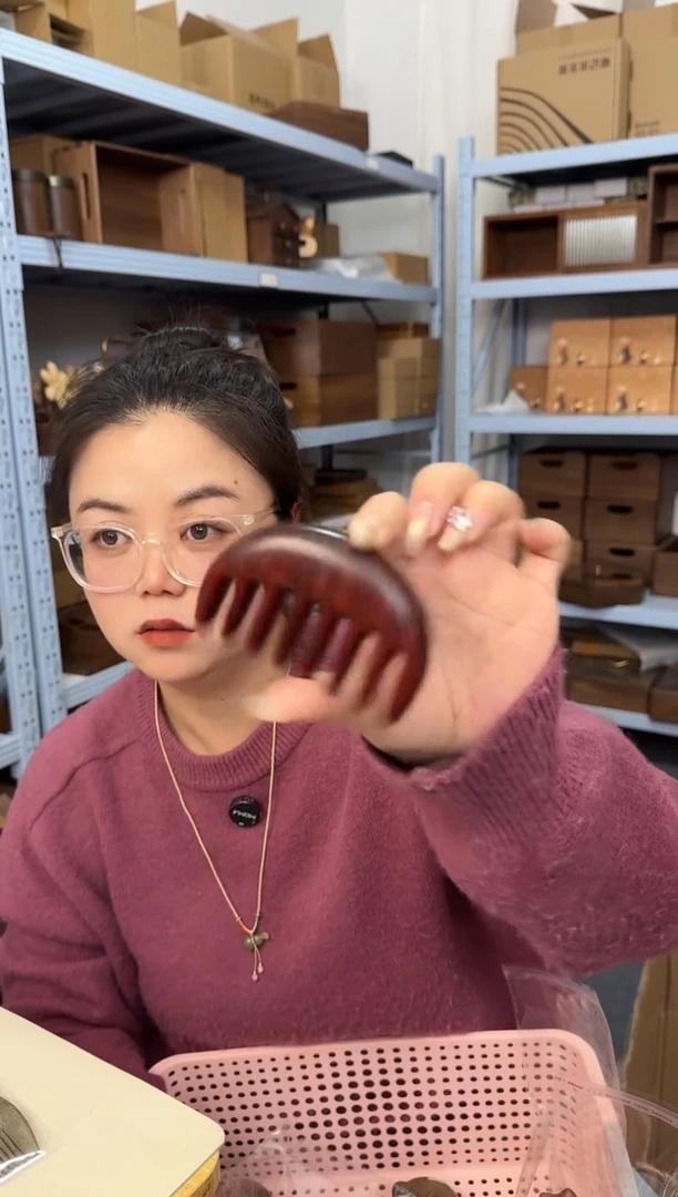 木紫檀五指实木梳子