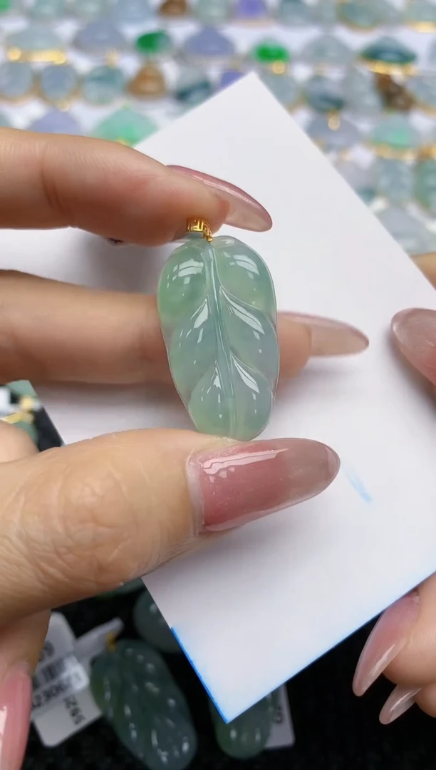 【闪购商品】翡翠挂件18K金镶嵌23天然翡翠A货