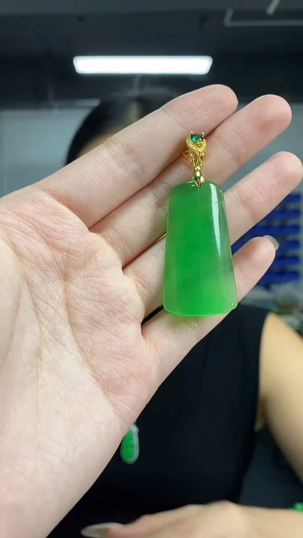 颈饰未镶嵌翡翠多样性发其一颜色微差