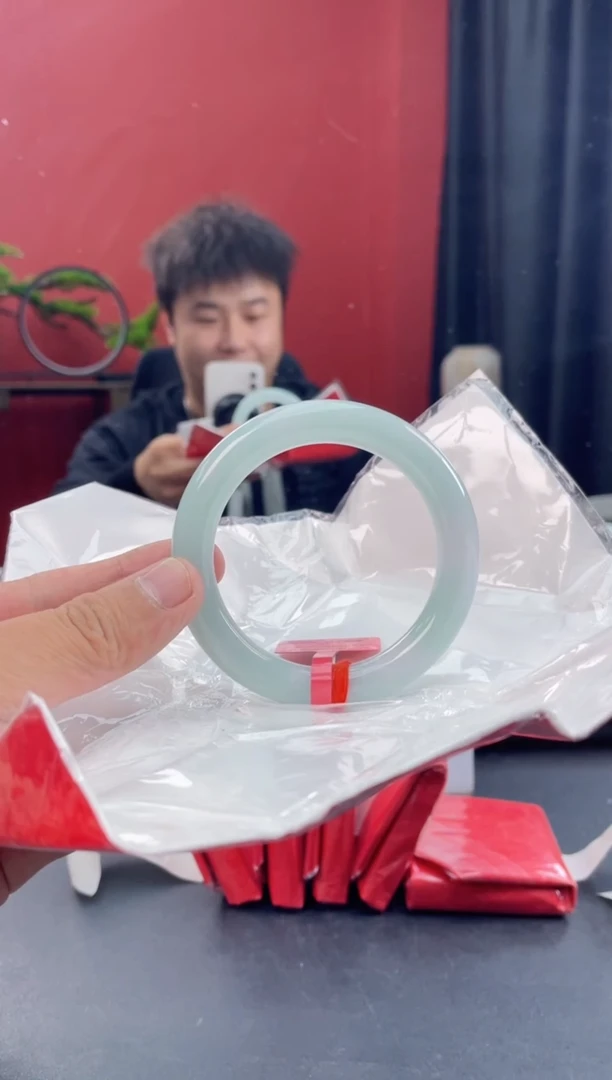 未镶嵌手镯翡翠3