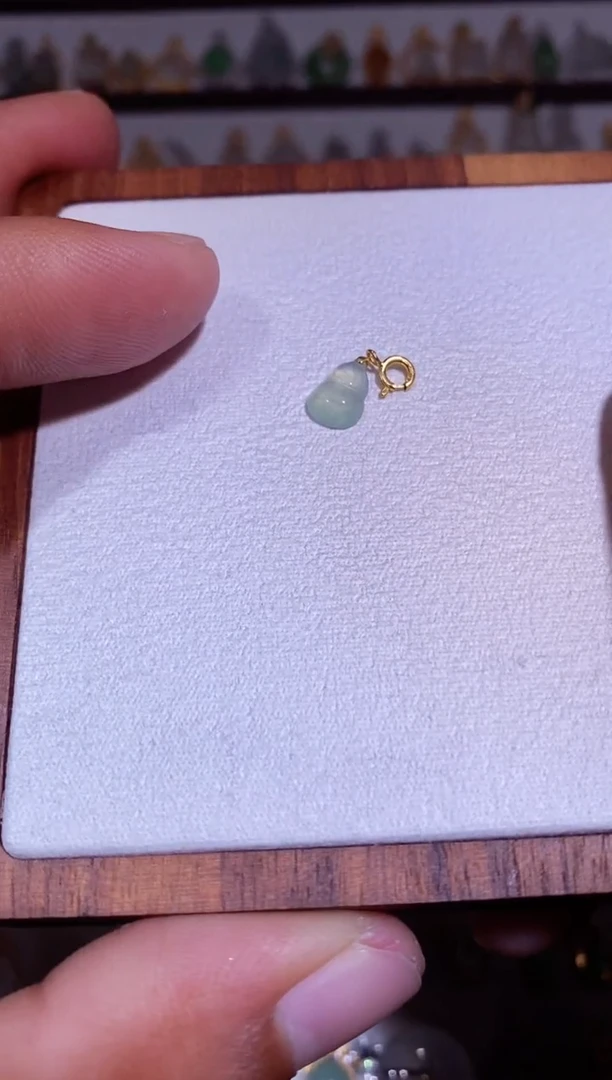 吊坠(不含链)18K金镶嵌翡翠1111111