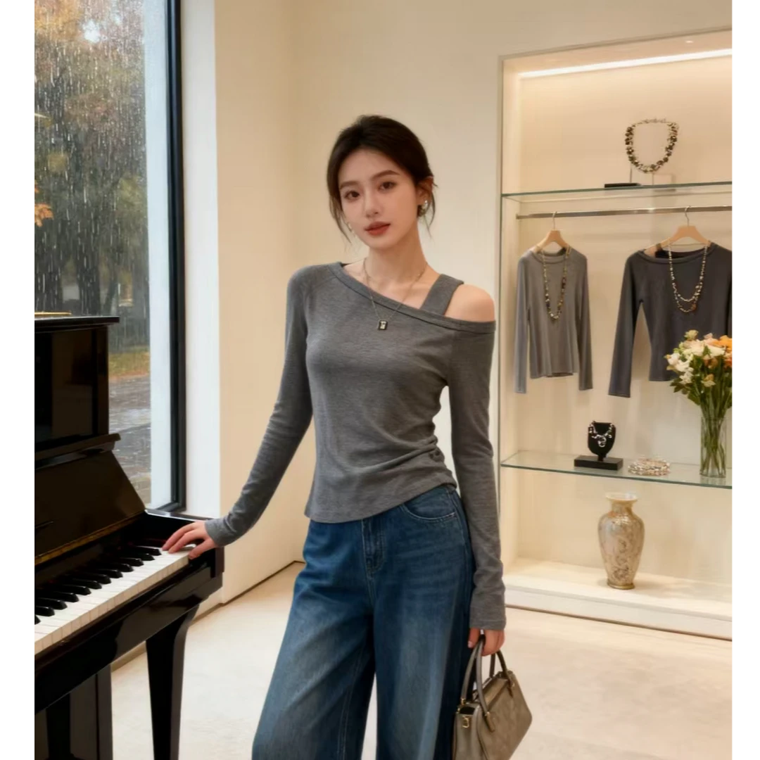 纯色斜领长袖T恤打底衫女2025新款今年流行爆款秋季修身露肩上衣