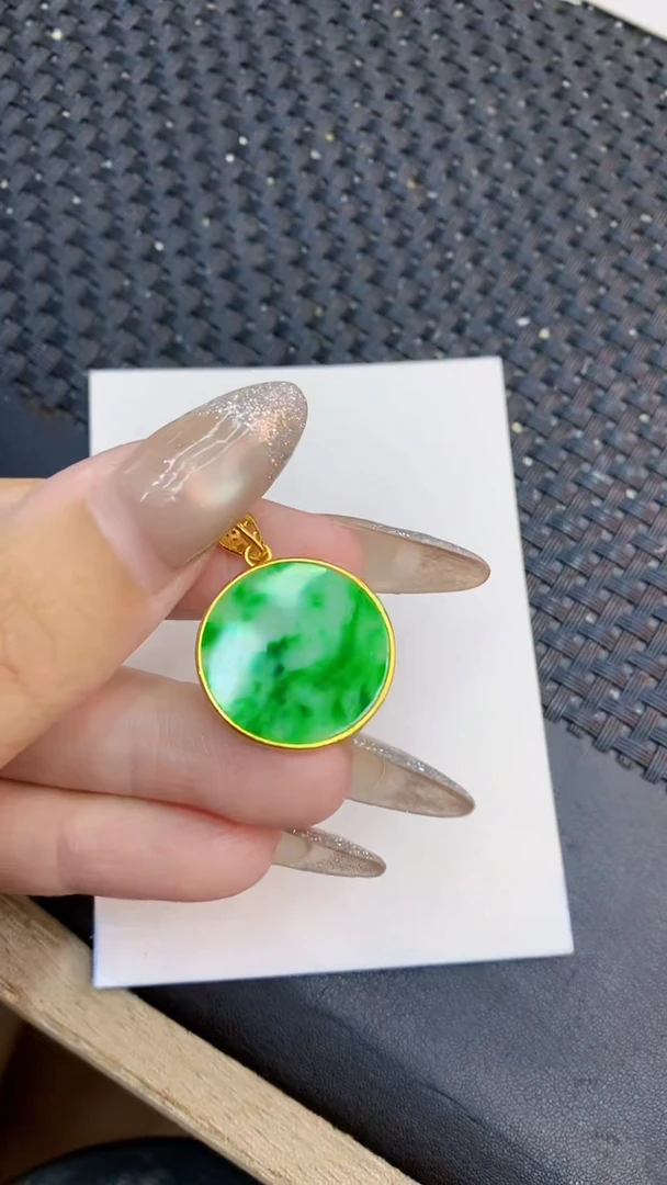 颈饰未镶嵌翡翠1