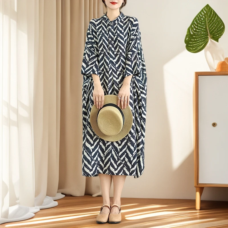 早秋新款大码宽松洋气文艺复古棉麻碎花立领遮肚休闲风气质连衣裙
