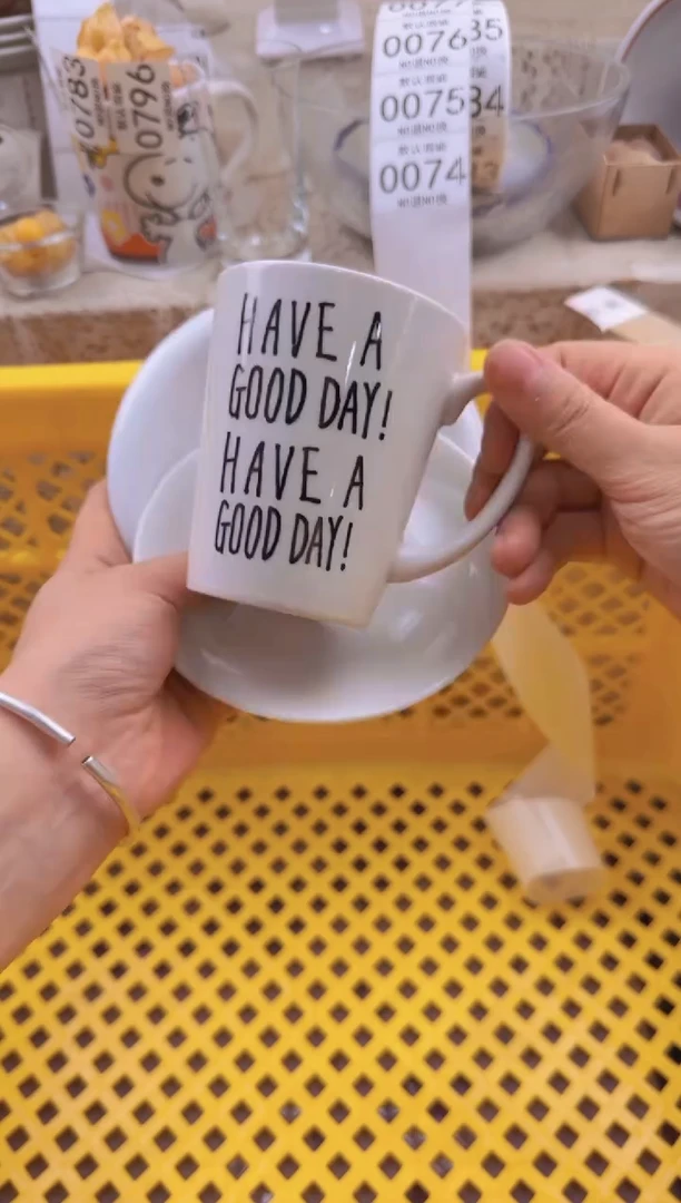 074默认微瑕，满20包邮。