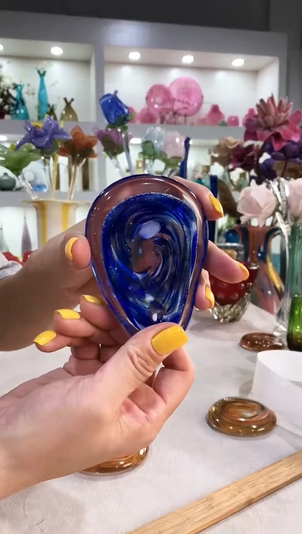 提**苏慕忆家手作琉璃花瓶