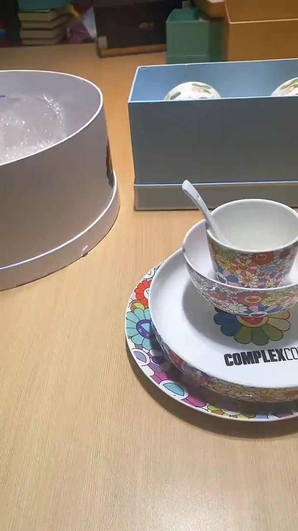 【闪购商品】瓷片锅碗瓢盆一件不剩