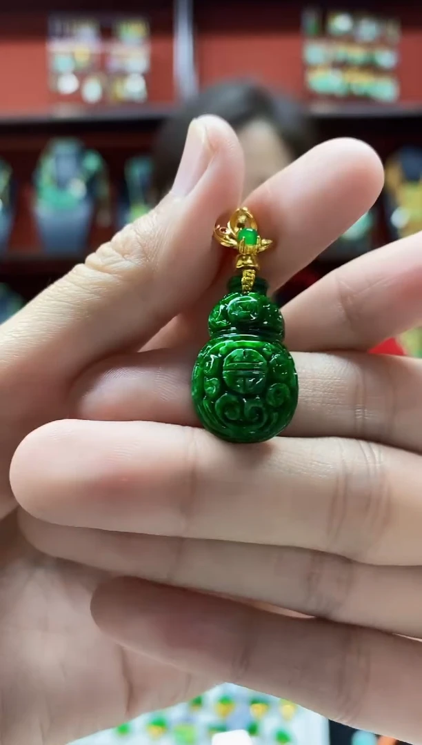 颈饰未镶嵌翡翠吊坠