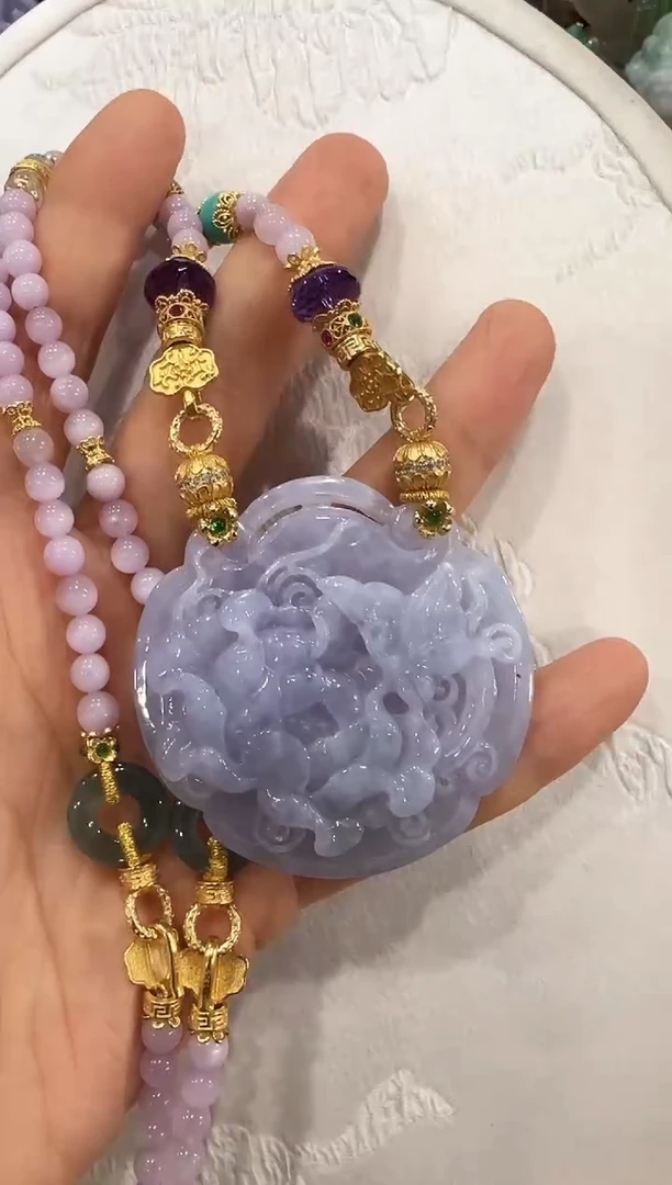 翡翠未镶嵌颈饰国风