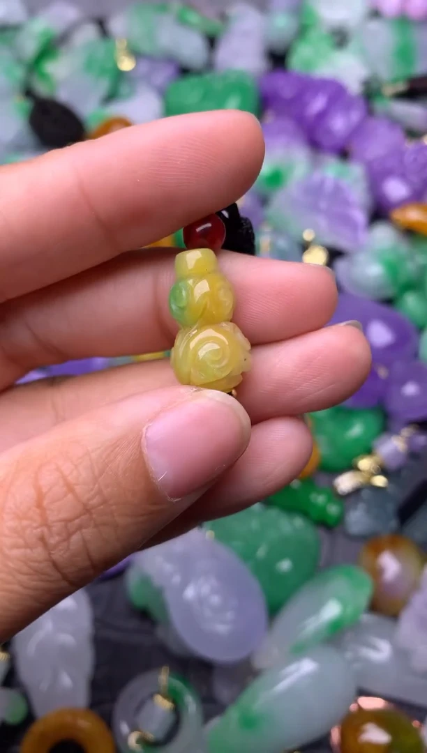 颈饰未镶嵌翡翠缅甸翡翠吊坠