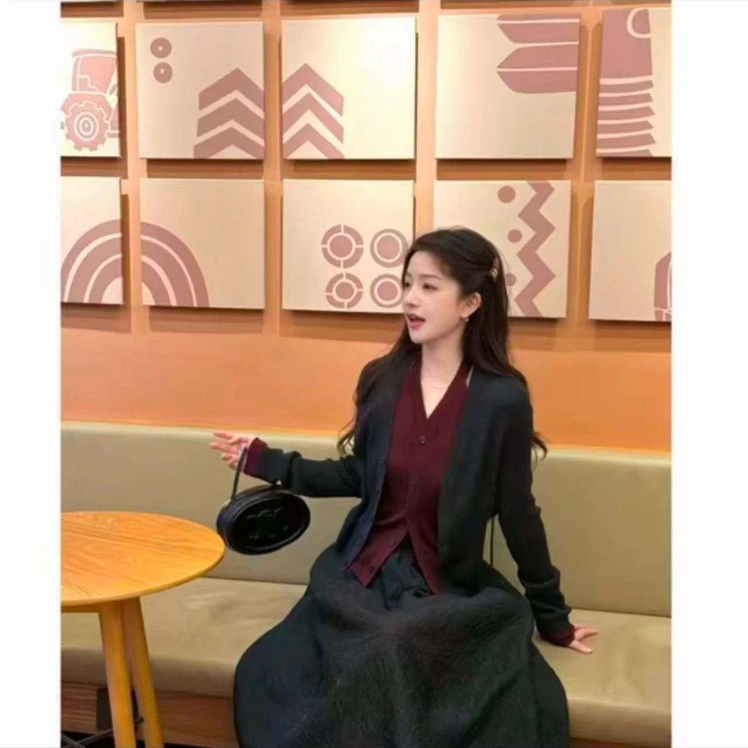 【专柜品质】秋冬新款时尚简约假两件撞色v领针织开衫摩登猫148066