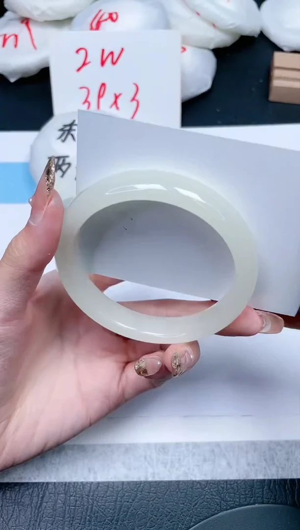 【闪购商品】石英质玉手镯未镶嵌329-61.3