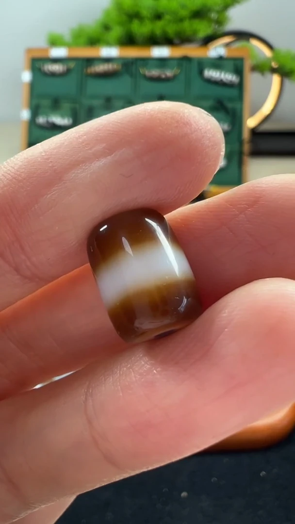 玛瑙/玉髓（覆膜）颈饰未镶嵌45.（微瑕）