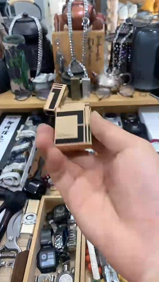 瓷片闪购商品  如图所示