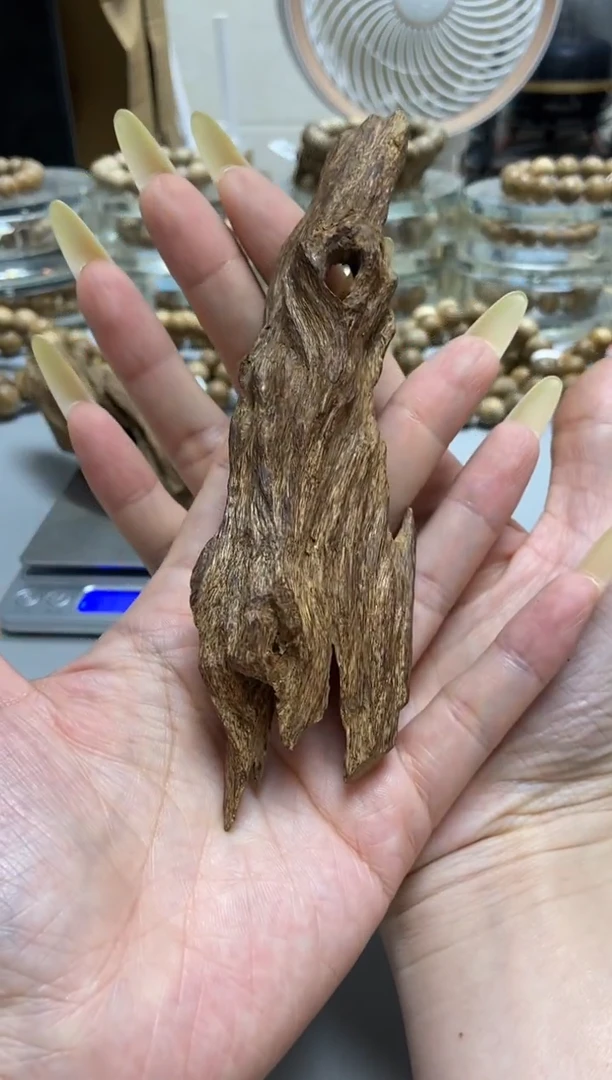 沉香摆件越南红土随型摆件多样性发其一
