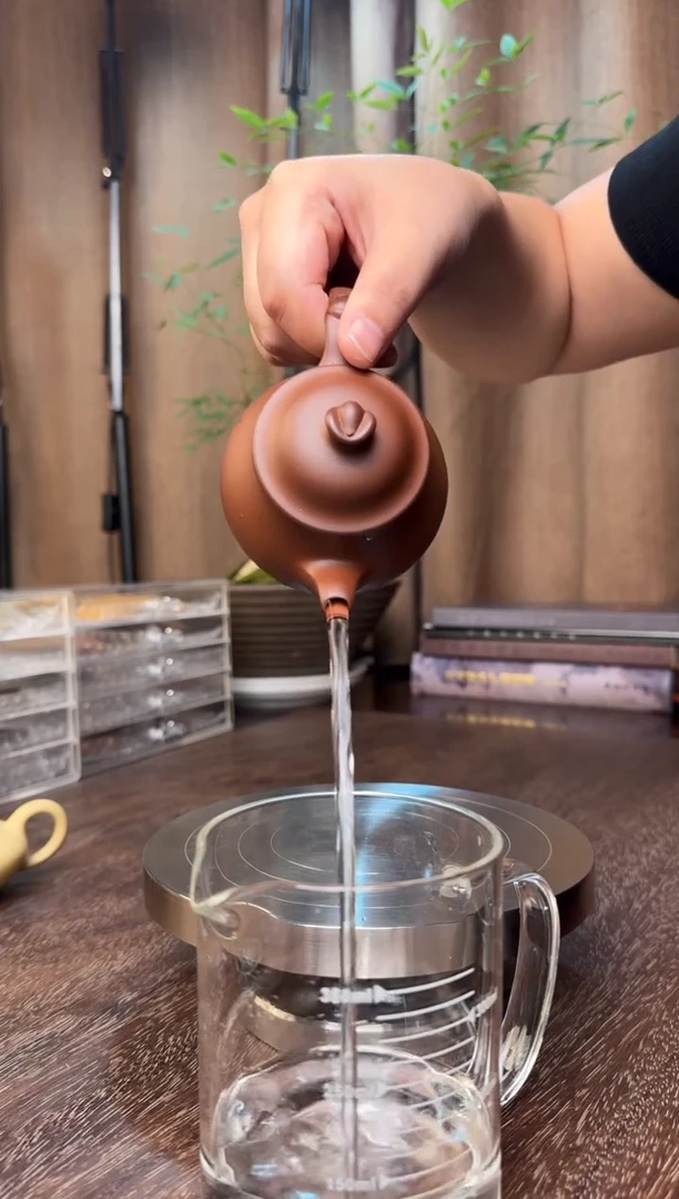 茶壶紫砂简笠-半手精工（5号井红皮龙）容量：200CC